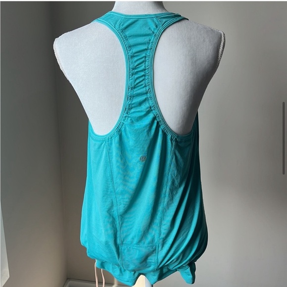 Lululemon I just wanna run tank- Blue Lagoon- size 12 - Picture 5 of 9